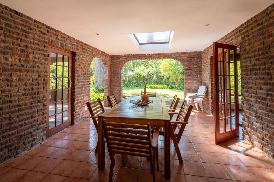 To Let 4 Bedroom Property for Rent in Brenton On Lake Western Cape